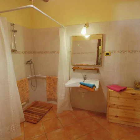 Peaceful Farmhouse In With Swimming Pool * קאלי