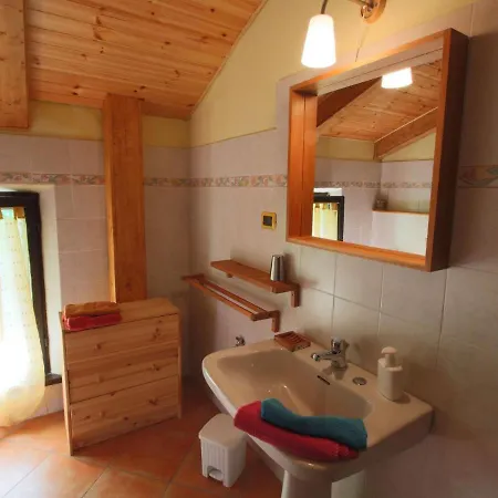 Nyaraló Peaceful Farmhouse In With Swimming Pool