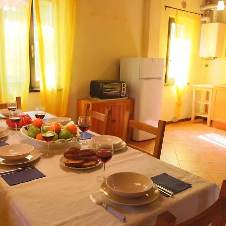 בית נופש Peaceful Farmhouse In With Swimming Pool קאלי