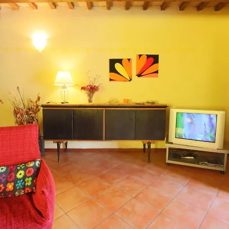 Nyaraló Peaceful Farmhouse In With Swimming Pool