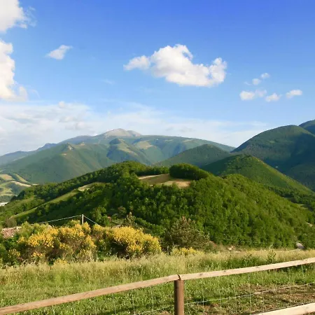 Peaceful Farmhouse In With Swimming Pool Nyaraló Cagli